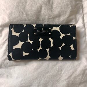 Kate Spade New York Grove Street Splodge Dot
Stacy Wallet